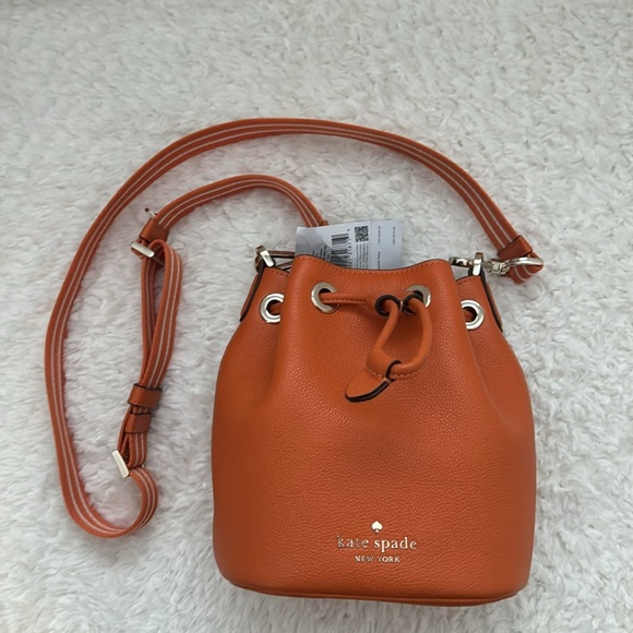 Rosie Bucket Bag New York - Picture 2 of 3